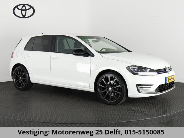 Volkswagen e-Golf FULL ELECTRIC.136 PK.WARMTEPOMP. ACCU 99 %!!! DIGITAAL DASHBOARD. ALS NIEUW TOT 2 JAAR GARANTIE *