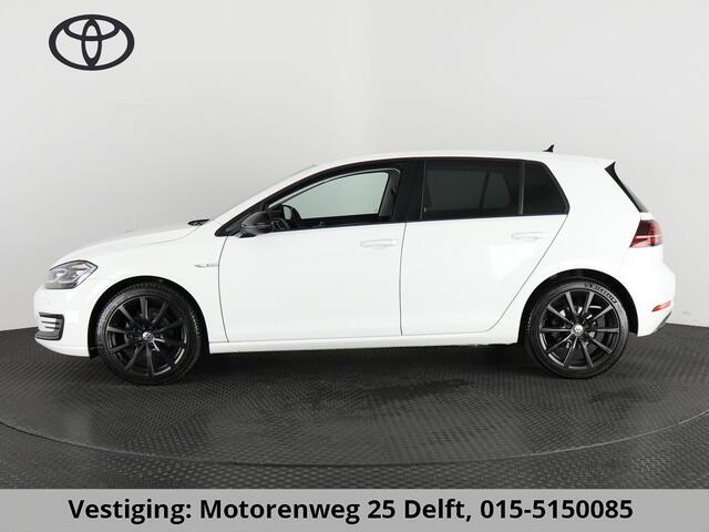Volkswagen e-Golf FULL ELECTRIC.136 PK.WARMTEPOMP. ACCU 99 %!!! DIGITAAL DASHBOARD. ALS NIEUW TOT 2 JAAR GARANTIE *