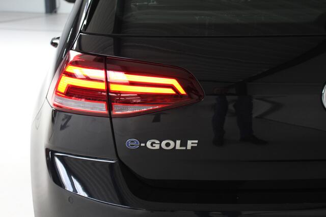 Volkswagen e-Golf E-DITION Warmtepomp | Led | Navigatie | Inklapbare spiegels