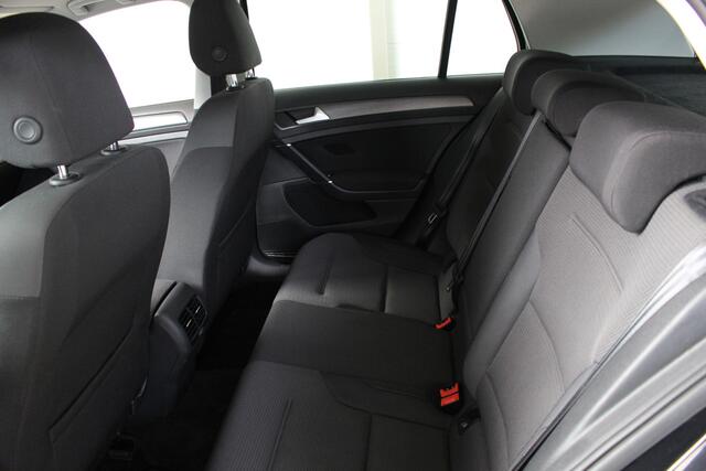Volkswagen e-Golf E-DITION Warmtepomp | Led | Navigatie | Inklapbare spiegels