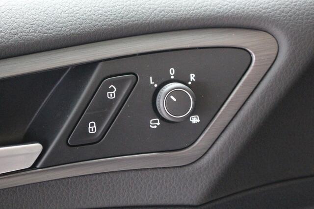 Volkswagen e-Golf E-DITION Warmtepomp | Led | Navigatie | Inklapbare spiegels