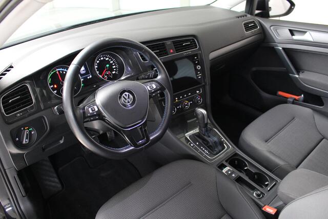Volkswagen e-Golf E-DITION Warmtepomp | Led | Navigatie | Inklapbare spiegels
