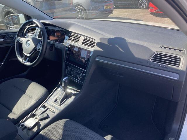 Volkswagen e-Golf E-DITION · Navigatie · LED · Parkeersensoren + camera ·