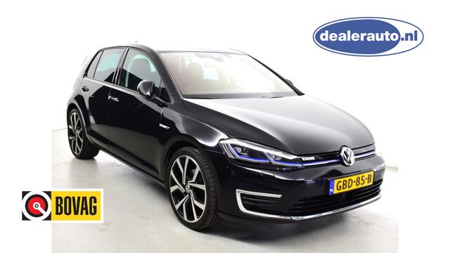 Volkswagen e-Golf LEDER privacy glas- inhaal det, navy, stoelverw, achteruitrijcamera, keyless entry, dyn knipperl, Lederen bekleding, park ass, line ass, E sound, autohold, keyless start, Dyn audio install