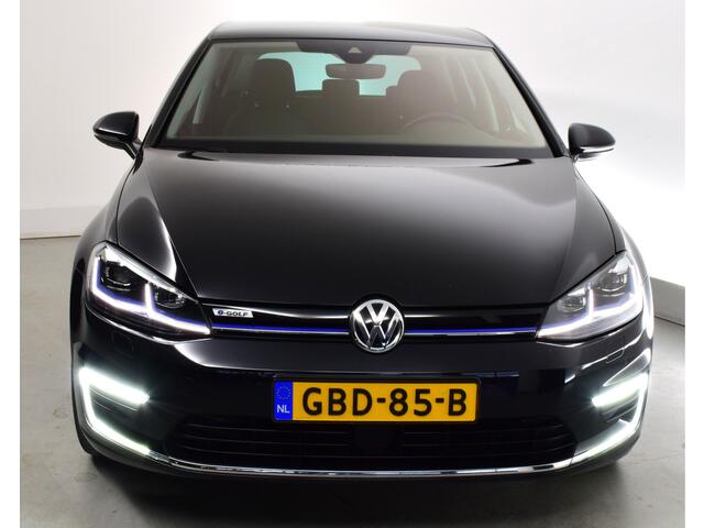 Volkswagen e-Golf LEDER privacy glas- inhaal det, navy, stoelverw, achteruitrijcamera, keyless entry, dyn knipperl, Lederen bekleding, park ass, line ass, E sound, autohold, keyless start, Dyn audio install
