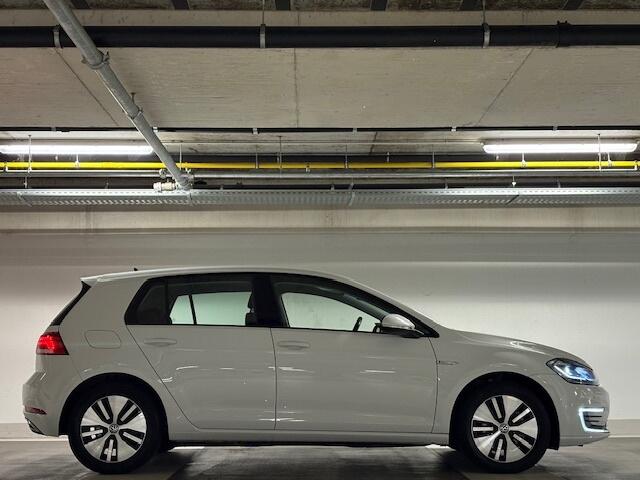 Volkswagen e-Golf E-DITION - ACC - Apple CarPlay - nap! - trekhaak -