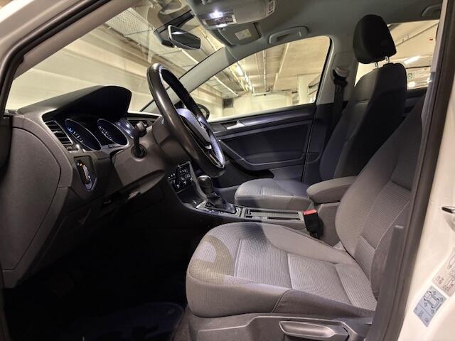 Volkswagen e-Golf E-DITION - ACC - Apple CarPlay - nap! - trekhaak -