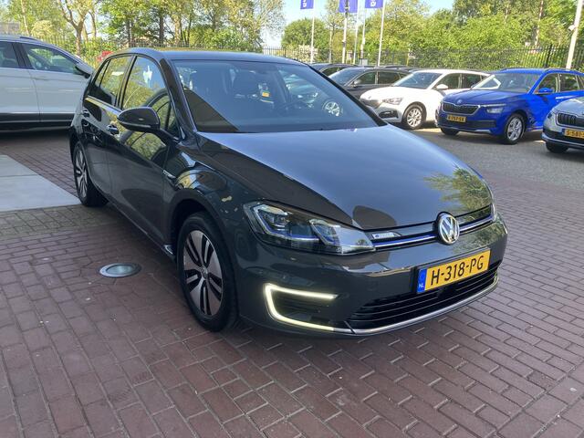 Volkswagen e-Golf E-DITION Automaat/ Led/ Navi/ Parkeersensoren/ Clima/ / 16 lmv