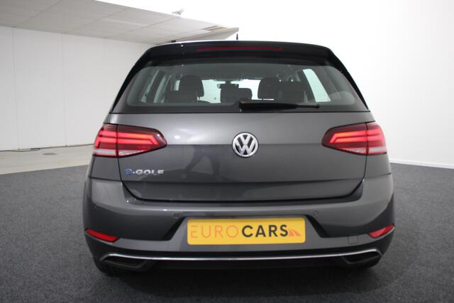 Volkswagen e-Golf ¤ 2000,- subsidie mogelijk ! | Navigatie | Climate control | Virtual cockpit | Parkeersensoren V+A | DAB+ | Adaptive Cruise Control | 17"Lichtmetalen velgen