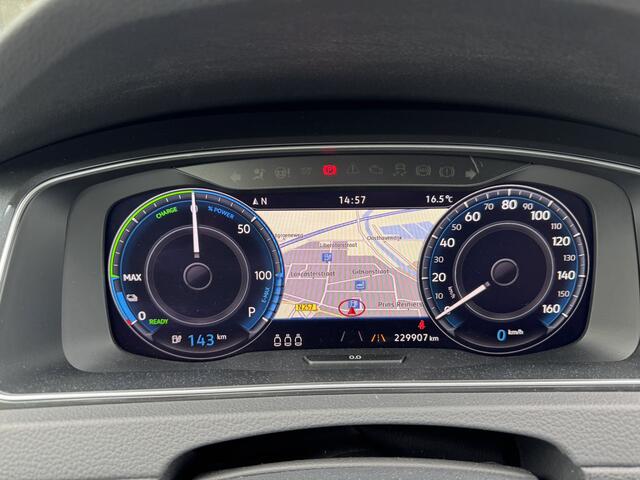 Volkswagen e-Golf e-Golf*ACC*LED*Warmtepomp*EXPORTPRIJS*