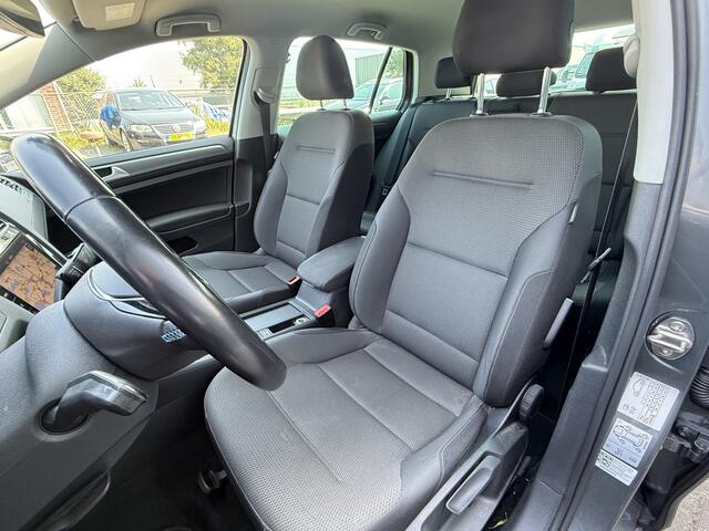 Volkswagen e-Golf BWJ 2018 136 PK e-Golf CLIMA / NAVI / CRUISE / BLUETOOTH / PRIV. GLAS / APPLE CARP. / ANDROID AUT. / PDC / MULTIFUNCT. STUUR / LMV