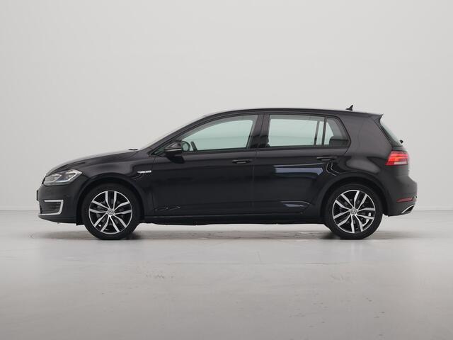 Volkswagen e-Golf E-DITION 136pk Navigatie Warmtepomp Stoelverwarming Acc Carplay 287