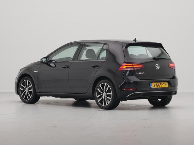 Volkswagen e-Golf E-DITION 136pk Navigatie Warmtepomp Stoelverwarming Acc Carplay 287