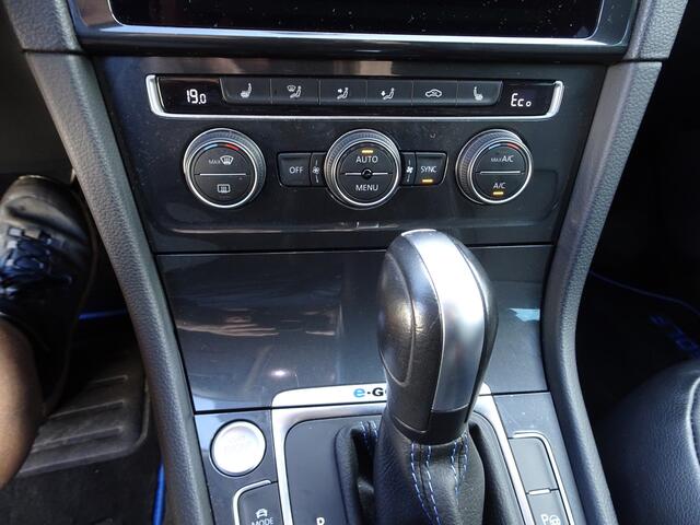 Volkswagen e-Golf E-DITION Automatische airco, navigatie, lederen bekleding, parkeersensoren voor en achter, licht metalen velgen, enz.