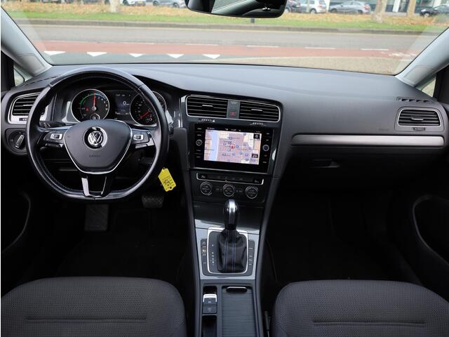 Volkswagen e-Golf E-dition 100KW | Achteruitrijcamera | Adaptive Cruise | LED |