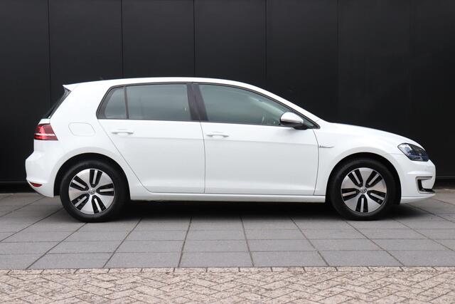 Volkswagen e-Golf 116 PK | SOH 83,6% | NAVI | STOELVERWARMING | PARK PILOT