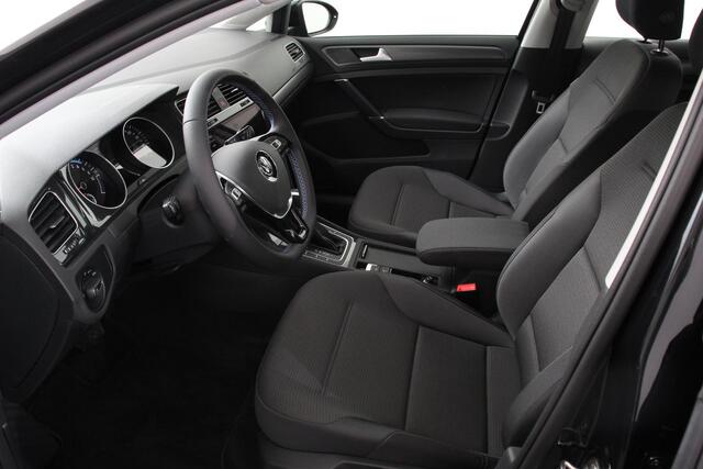 Volkswagen e-Golf Edition Volkswagen e-Golf e-Golf | Navigatie | Climate Control | Cruise control adaptief | Parkeer sensoren | Lichtmetalen Velgen 17" |