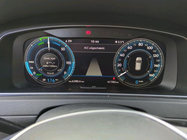 Volkswagen e-Golf E-DITION / Virtual Cockpit / LED / Navigatie / Parkeersensoren / 16"