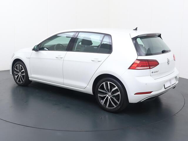 Volkswagen e-Golf E-DITION | 136 PK | Navigatiesysteem | Voorstoelen & voorruit verwarmd | Adaptive cruise control |