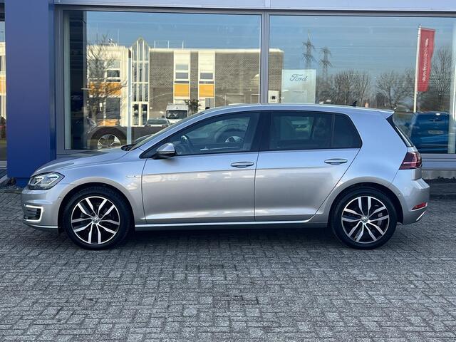 Volkswagen e-Golf e-Golf Verwarmde voorstoelen | Lederen bekleding | Achteruitrijcamera | Warmtepomp