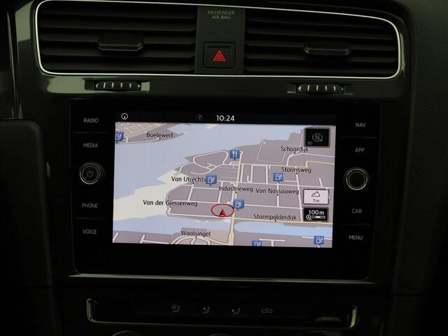 Volkswagen e-Golf 100kW/136PK E-DITION · Navigatie · Apple Carplay/Android Auto · Adaptive Cruise Control · Parkeersensoren ·