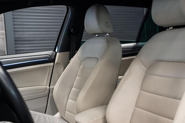 Volkswagen e-Golf *Warmtepomp / Dynaudio / Keyless / Sportstoelen / Lederen bekleding*