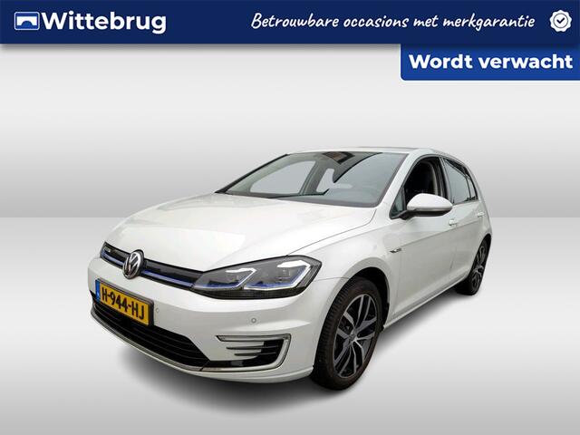 Volkswagen e-Golf E-DITION / Digitaal dashboard / Navigatie / Camera / LED / Parkeersensoren V+A /