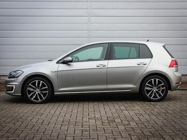 Volkswagen e-Golf e-Golf | Clima | Cruise | Navi | Pdc | 17 Inch | Led | Pdc voor/achter | 12