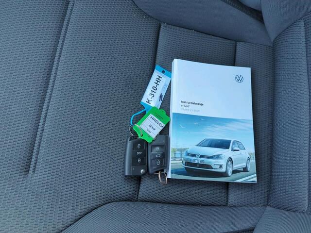 Volkswagen e-Golf E-DITION / LED / Virtual cockpit / Navigatie / Climate control / Parkeersensoren V+A / 17''LMV Warmtepomp!