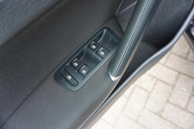 Volkswagen e-Golf e-Golf Camera | Adapt cruise | ECC *All in prijs*