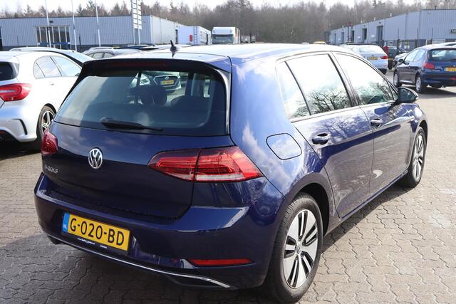 Volkswagen e-Golf e-Golf SOH 92%, Cruise control, Navigatie, Apple Carplay,