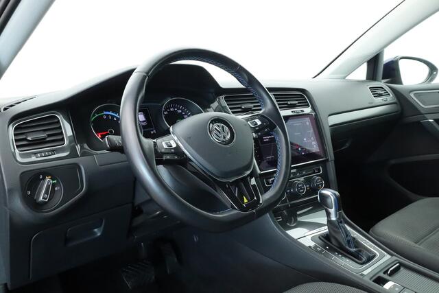 Volkswagen e-Golf | Navi | Apple CarPlay | Adapt. Cruise | PDC | Clima | 18'' | Verwarmde voorruit |