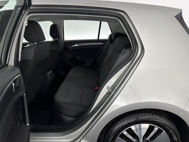 Volkswagen e-Golf {SOH-91%} (INCL-BTW) Aut. *HEATPUMP | ADAPTIVE-CRUISE | DIGI-COCKPIT | FULL-LED | NAVI-FULLMAP | COMFORTSEATS | ECC | PARKPILOT | CCS-FASTLOADER | 16''ALU*