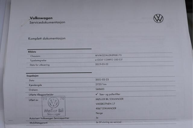 Volkswagen e-Golf E-DITION Soh 91 / Warmtepomp / Led matrix / Apple,android / 17"