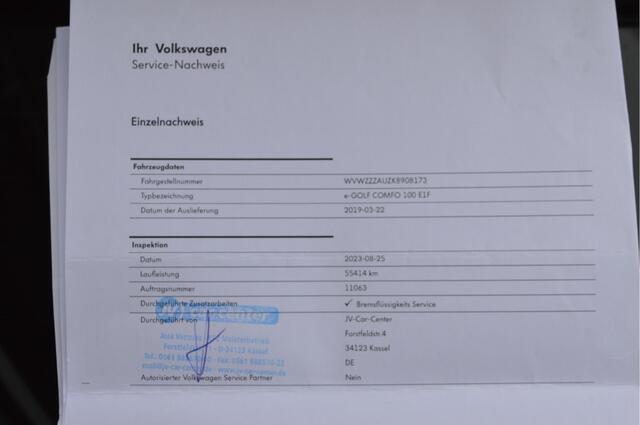 Volkswagen e-Golf E-DITION Soh 91 / Warmtepomp / Led matrix / Apple,android / 17"