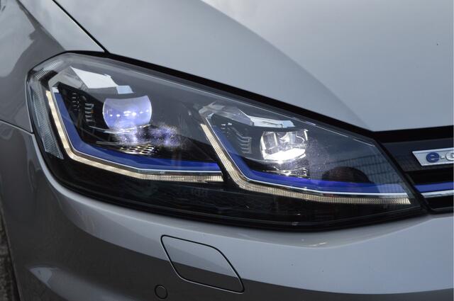 Volkswagen e-Golf E-DITION Soh 91 / Warmtepomp / Led matrix / Apple,android / 17"