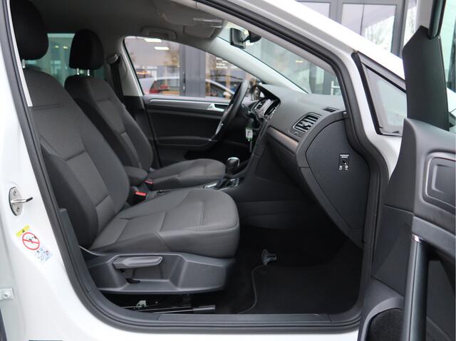 Volkswagen e-Golf e-dition | Navigatie | Wamtepomp | Stoelverw | Led