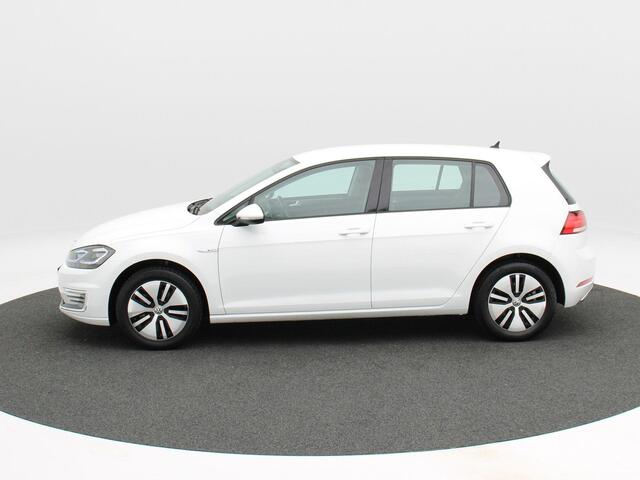 Volkswagen e-Golf E-DITION 136 Pk | Full LED | Parkeersensoren | Climatronic | Adaptive Cruise | Keyless | Navigatie | 16 Inch