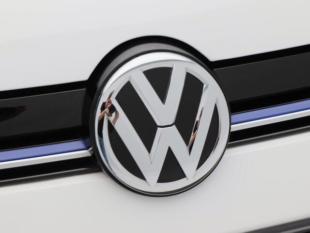 Volkswagen e-Golf E-DITION 136 Pk | Full LED | Parkeersensoren | Climatronic | Adaptive Cruise | Keyless | Navigatie | 16 Inch