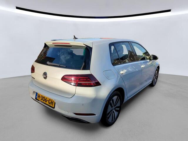 Volkswagen e-Golf E-DITION / SOH 92%/ AUTOMAAT/ NAVI/ PARK. SENSOREN + CAMERA/ DIGITAL DASH/ CLIMATE/ CRUISE/ MULTIMEDIA