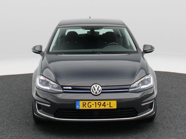 Volkswagen e-Golf 136 Pk Automaat | Full LED | Stoelverwarming | Adaptive Cruise | Climatronic | Warmte Pomp | Navigatie | CarPlay | 17 Inch | 136.295 Km !!