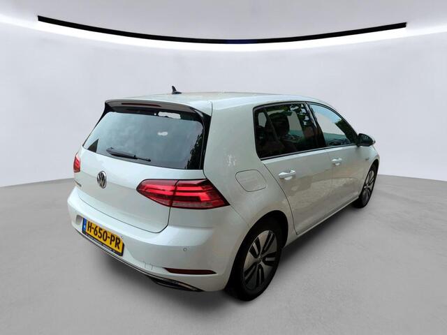 Volkswagen e-Golf E-DITION 136pk / LED / Virtual cockpit / Achteruitrij camera / 16'' LMV