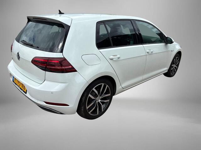 Volkswagen e-Golf 136pk E-DITION · Keyless · Camera · Apple/Android Car Play · P-Sensoren · Virtual Cockpit · LED Plus Koplampen · 17'' Inch ·