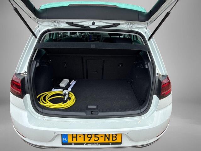 Volkswagen e-Golf 136pk E-DITION · Keyless · Camera · Apple/Android Car Play · P-Sensoren · Virtual Cockpit · LED Plus Koplampen · 17'' Inch ·