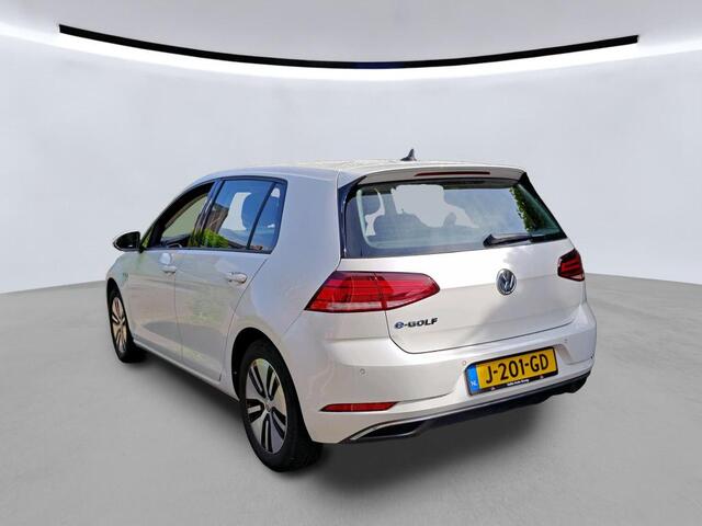 Volkswagen e-Golf E-DITION / SOH 92%/ AUTOMAAT/ PARKEER SENSOREN V+A/ STOELVERWARMING/ CRUISE/ NAVI/ AIRCO