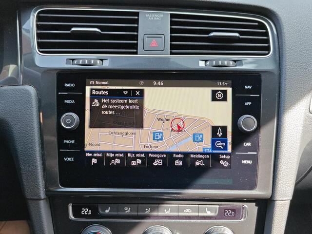 Volkswagen e-Golf E-DITION / SOH 92%/ AUTOMAAT/ PARKEER SENSOREN V+A/ STOELVERWARMING/ CRUISE/ NAVI/ AIRCO