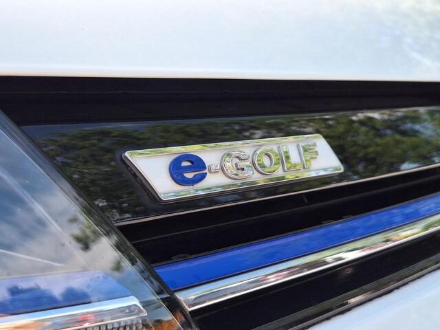 Volkswagen e-Golf e-Golf (Clima,Acc,Navi,App)