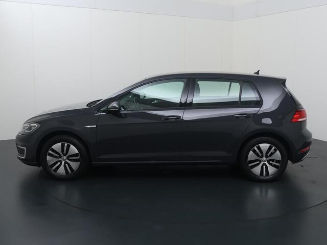 Volkswagen e-Golf E-DITION | 136 PK | SoH 90% |Stoelverwarming | Adaptive cruise control | Navigatiesysteem | LED koplampen | Parkeersensoren |
