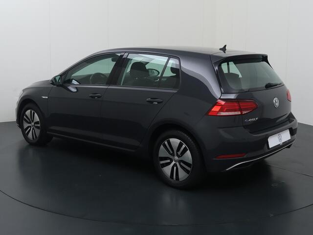 Volkswagen e-Golf E-DITION | 136 PK | SoH 90% |Stoelverwarming | Adaptive cruise control | Navigatiesysteem | LED koplampen | Parkeersensoren |