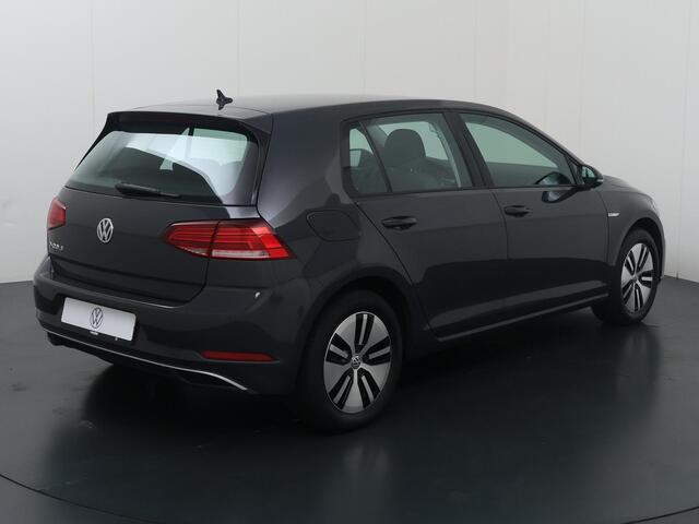 Volkswagen e-Golf E-DITION | 136 PK | SoH 90% |Stoelverwarming | Adaptive cruise control | Navigatiesysteem | LED koplampen | Parkeersensoren |